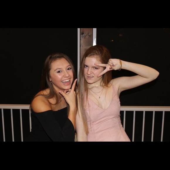 Meet your Posher, Kari - Picture 3 of 3